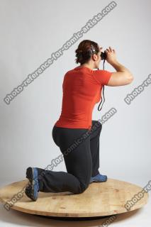 2021 01 ANGELINA KNEELING POSE WITH SPYGLASS (6)